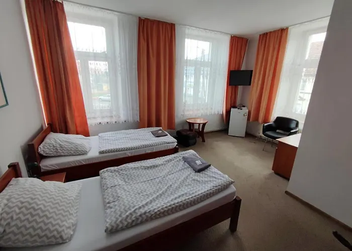 Stary Ratusz Πανσιόν Kostomloty